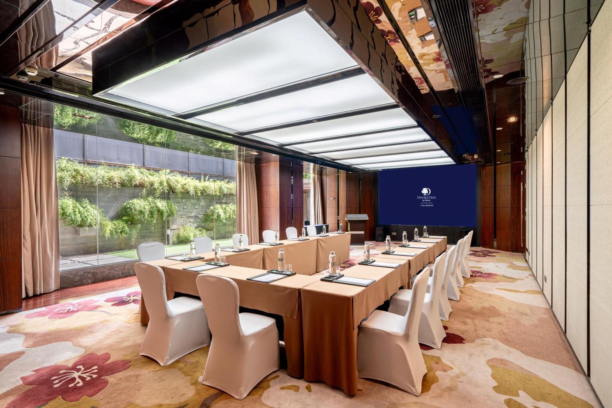 Doubletree By Hilton Guangzhou-Free Shuttle Bus To Canton Fair Complex & Overseas Buyer Registration Services During Canton Fair Period Exterior foto